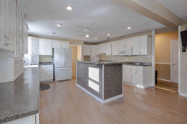 Photo - 3 Bedroom 2 bathroom home in East Memphis!