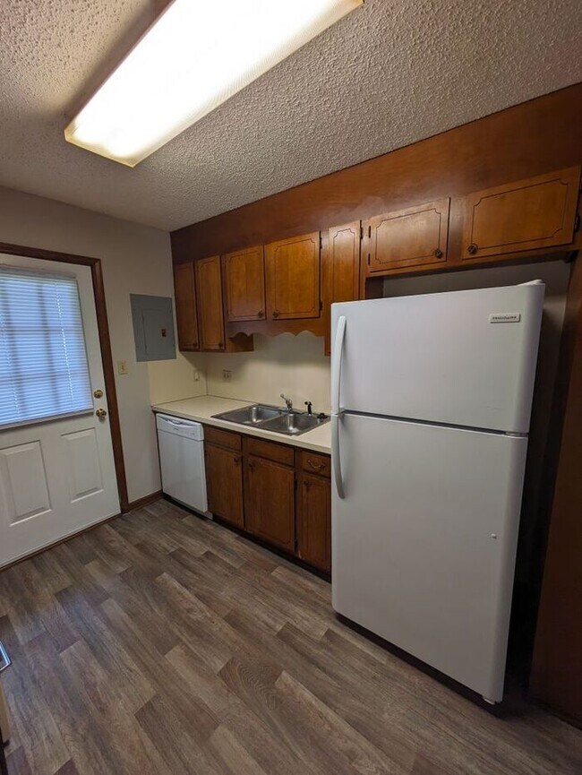 Foto del edificio - 1BD/1BA Upstairs Unit at Westmont