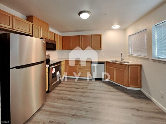 Foto del edificio - 4 br, 2.5 bath Townhome - 10312 140th Stre...