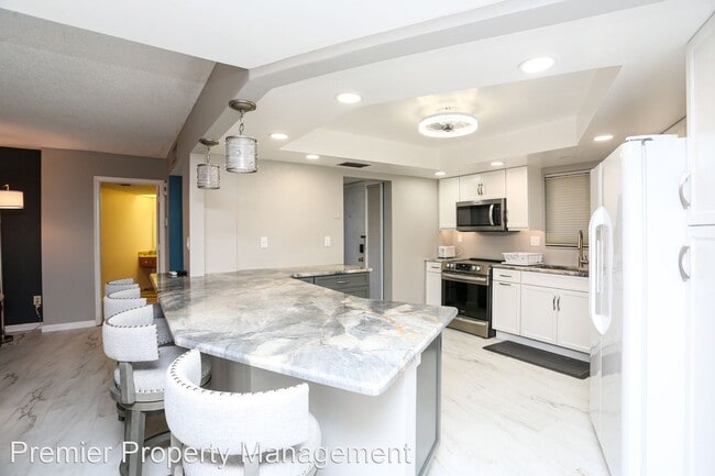 Building Photo - 2 br, 2 bath House - 413 Augusta Blvd #104
