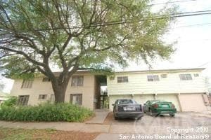 Building Photo - 302 W Evergreen St