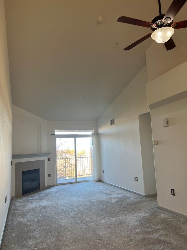 Foto del edificio - FULLY RENOVATED 2BD/ 2BA in Westminster, C...