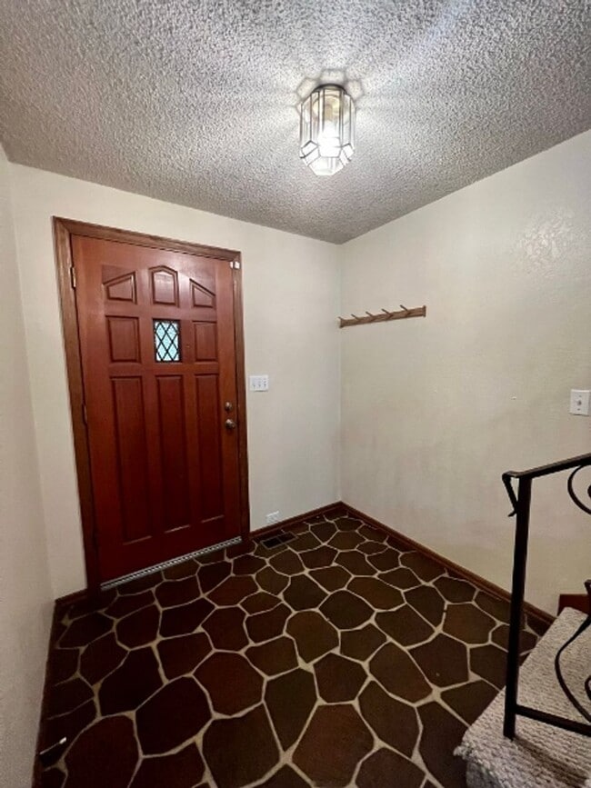 Foto del edificio - PENDING APPLICATION; Eastside Olympia Duplex