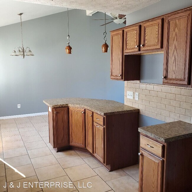 Building Photo - 3 br, 2 bath House - 4138 HOLL ROAD