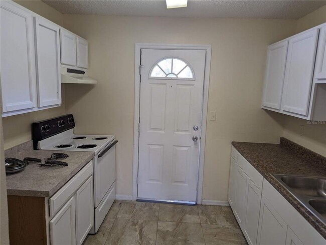 Building Photo - 2744 Botts Landing Rd
