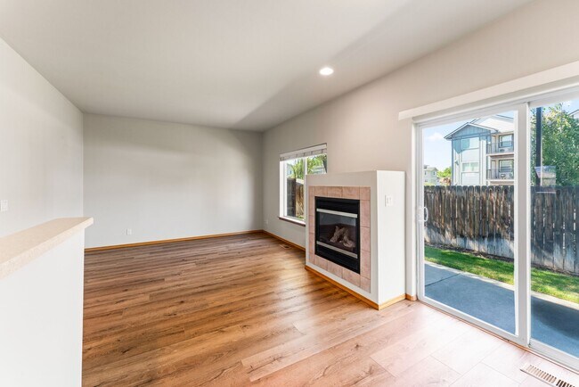 Foto del edificio - 1560 SW Reindeer Ave
