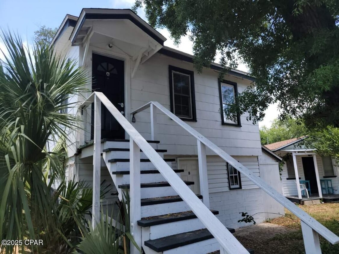 Primary Photo - 131 Allen Ave