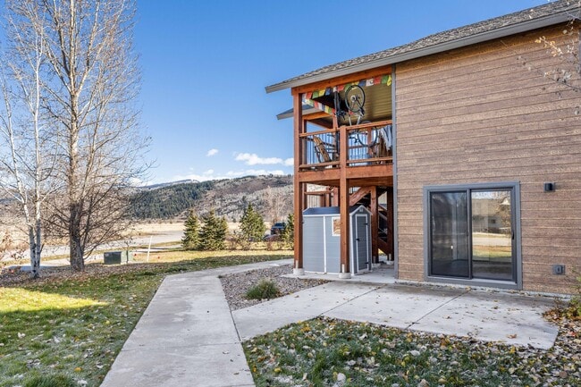 Building Photo - 205 Lakewood Rd