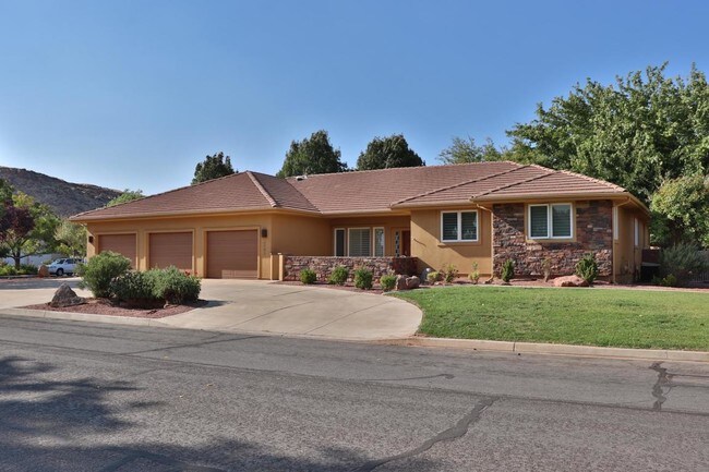 Building Photo - 3103 Wesley Powell Dr