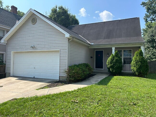 Foto del edificio - WESTWOOD- 3 Bed/ 2 full bath with 2 car garage