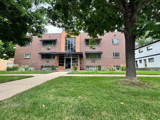 Building Photo - 2054 S Milwaukee St