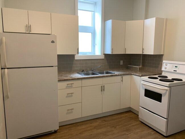 Photo du bâtiment - 534-534 Wardlaw Ave