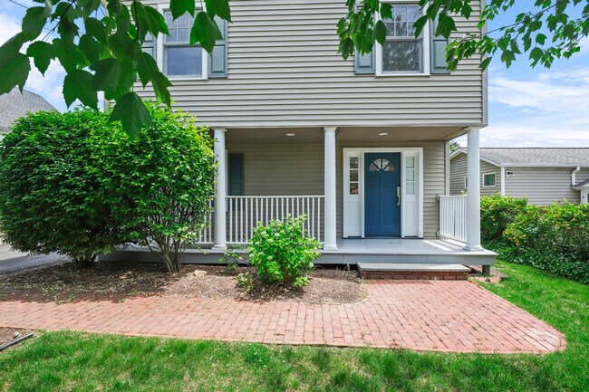 Building Photo - 25 Spezzano Dr