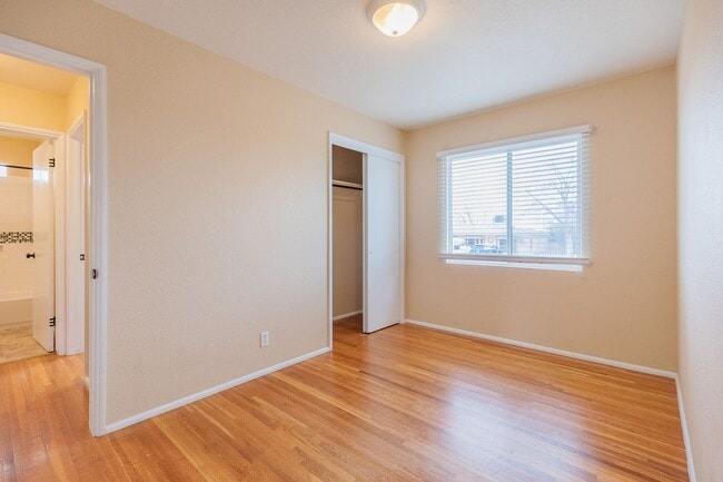 Foto del edificio - Bright & Inviting 3 Bed 1 Bath Home - Featuring Large Backyard!