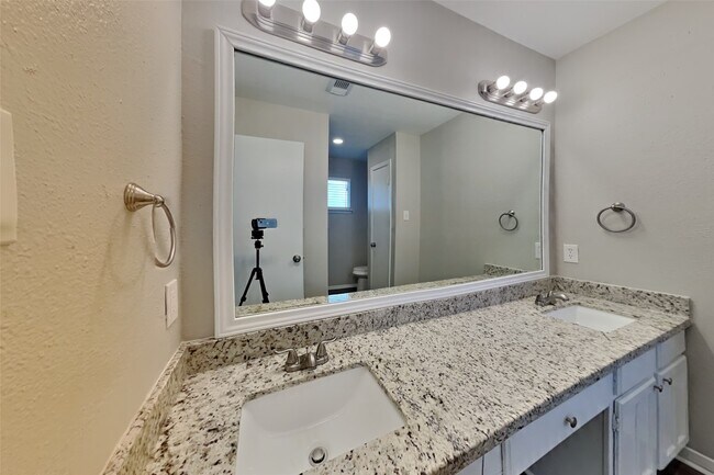 Foto del edificio - 7206 Fuchsia Ln