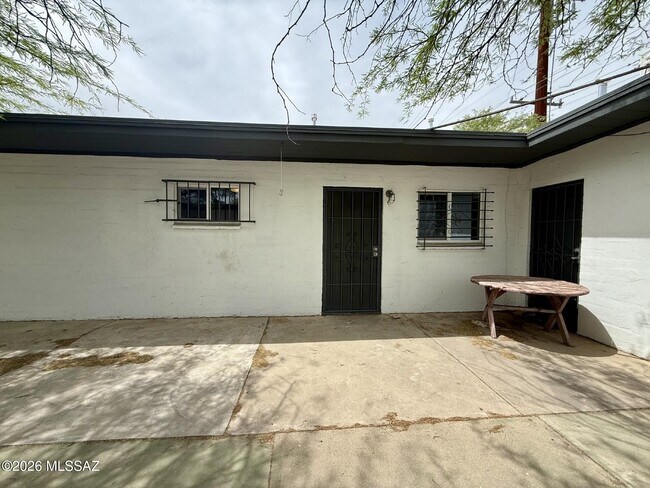 Foto del edificio - 3564 E Kleindale Rd