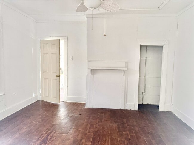 Building Photo - 119 N Baxter St