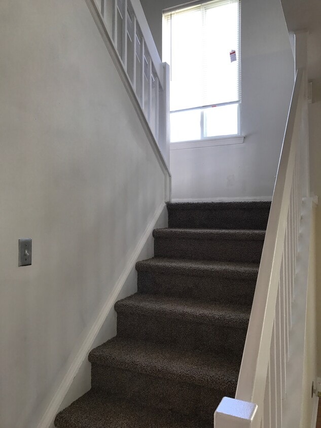 Primary Photo - 2812 Wheatland Ct