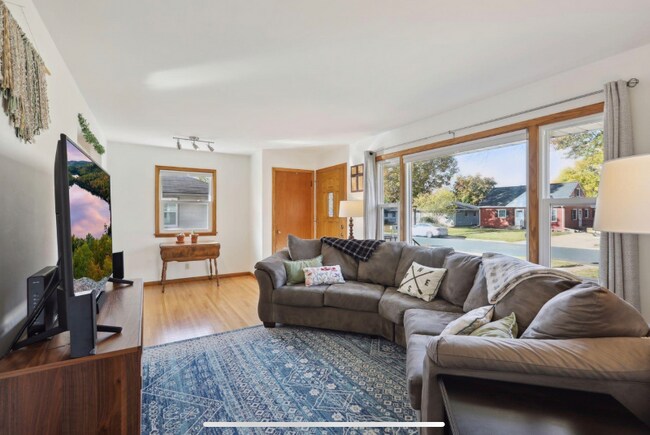 Foto del edificio - 481 10th Ave NW