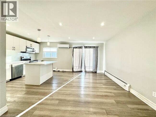 Photo du bâtiment - 413 Hazel St