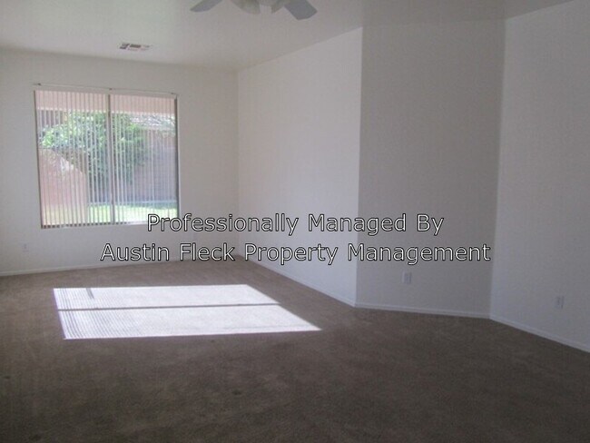 Building Photo - 4325 E Del Rio St