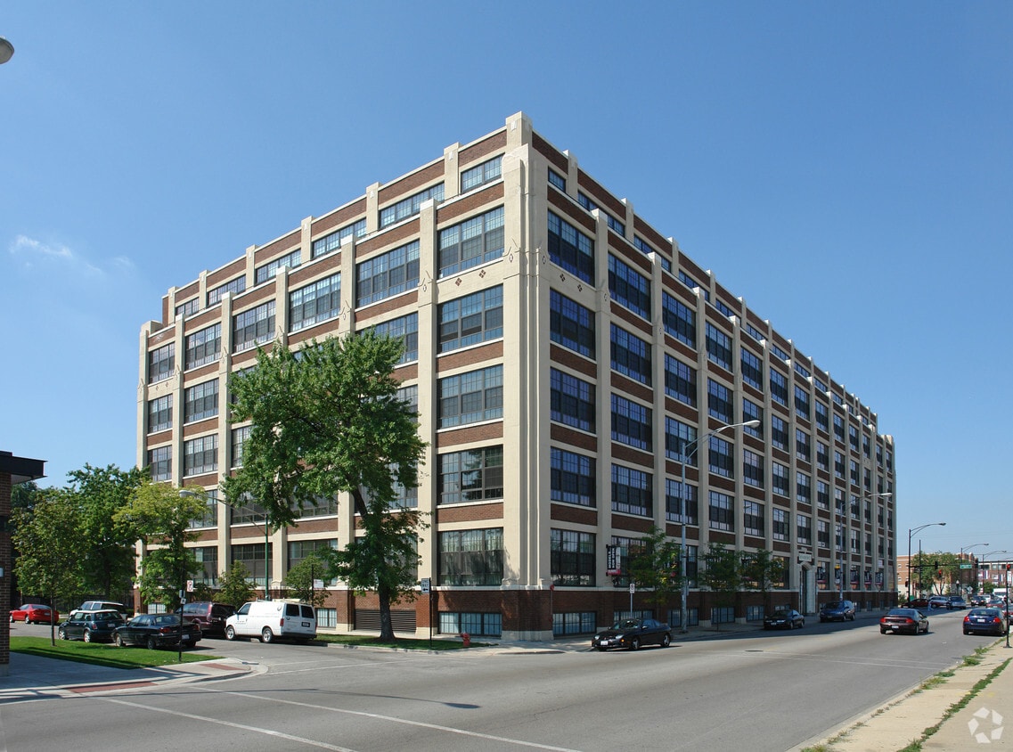 Shoemaker Lofts Apartments Chicago, IL