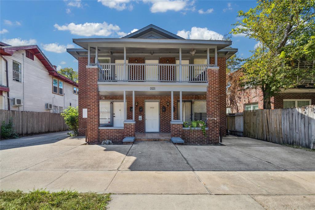 Foto principal - 4202 Polk St