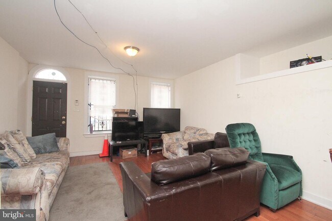 Building Photo - 1615 N Bouvier St