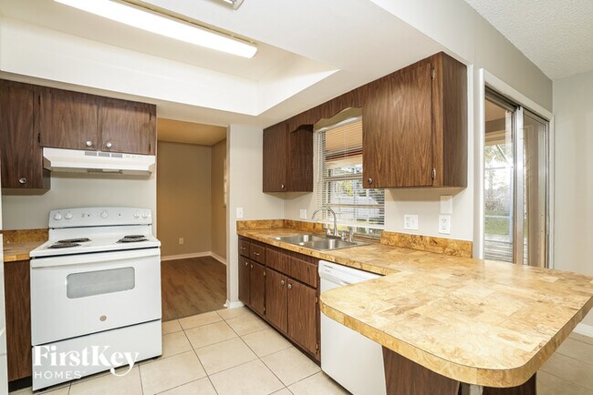 Foto del edificio - 638 NE Larkspur Ln