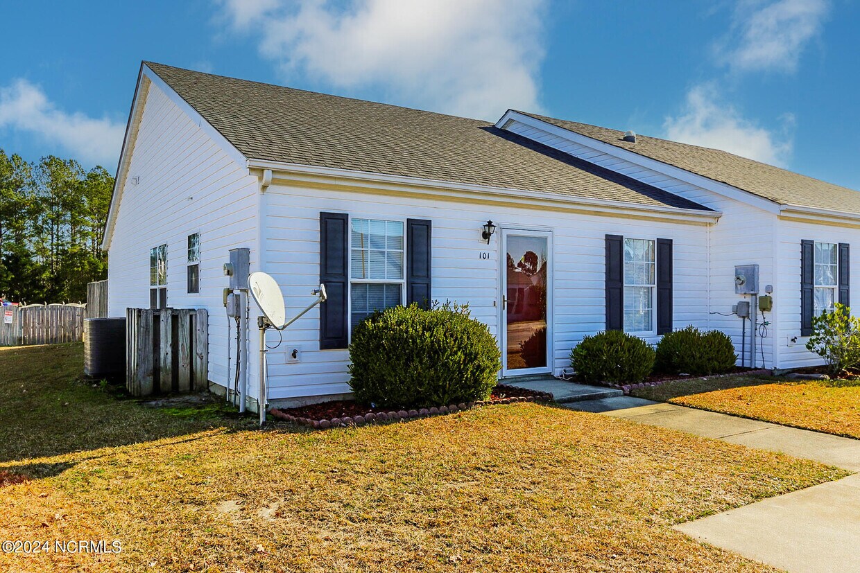 101 Verona Dr, Havelock, NC 28532 Townhome Rentals in Havelock NC