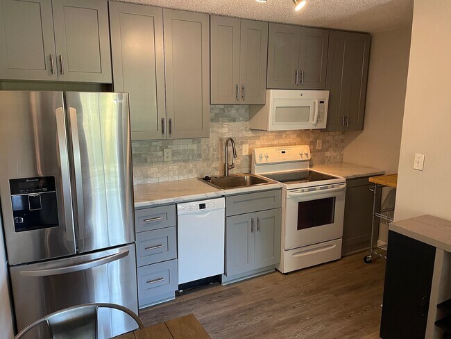 Foto del edificio - 403 Hayden Rd