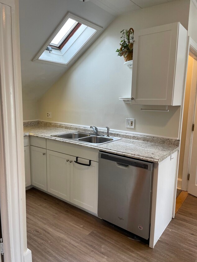 Foto principal - 367 Orient Ave