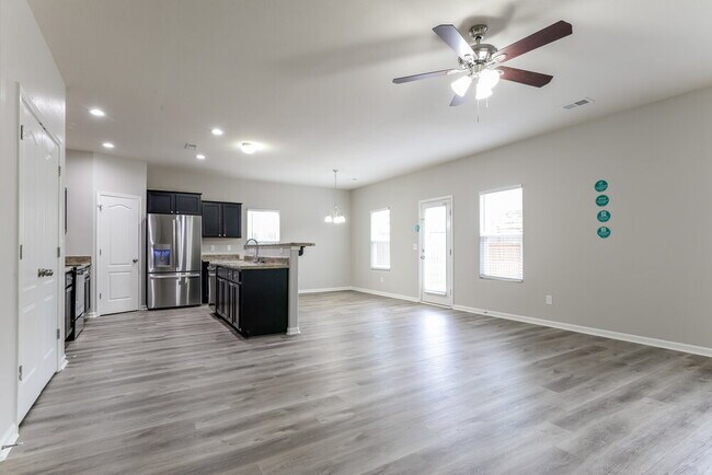 Foto del edificio - 1128 Aprilia Ln