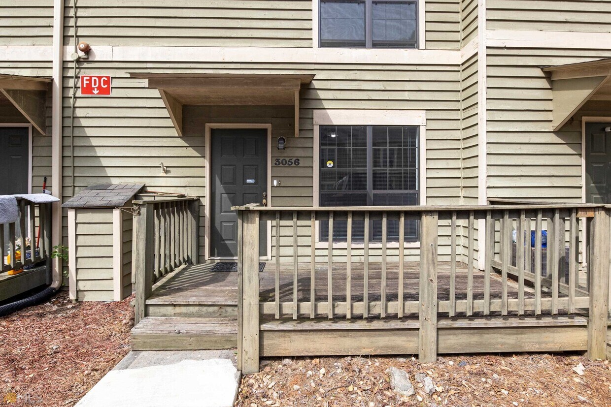 Primary Photo - 3056 Steeplechase Dr