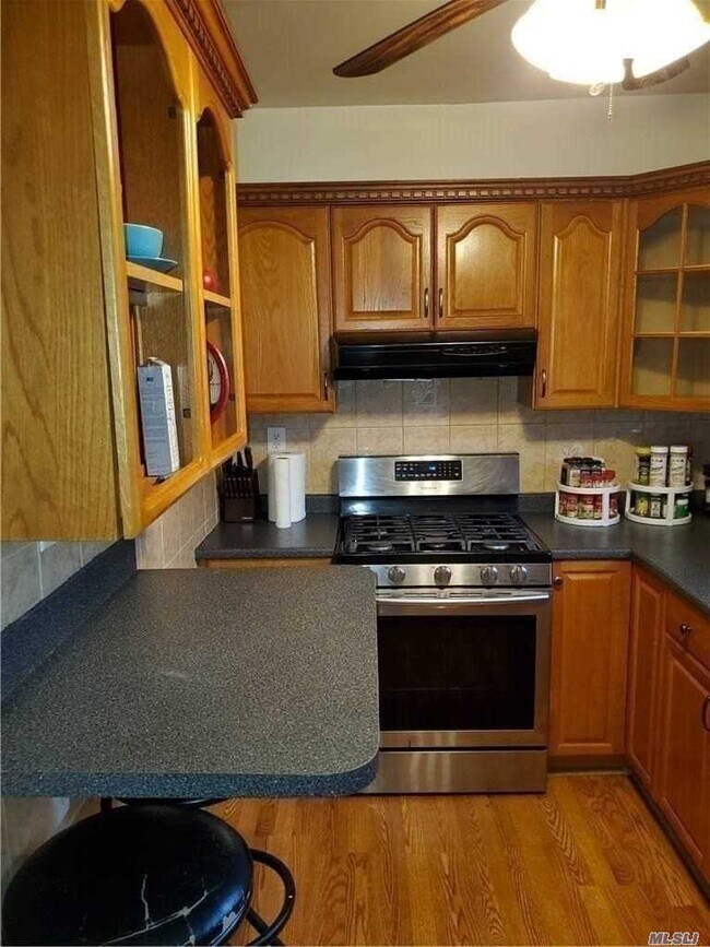 Foto del edificio - 220-03 99th Ave