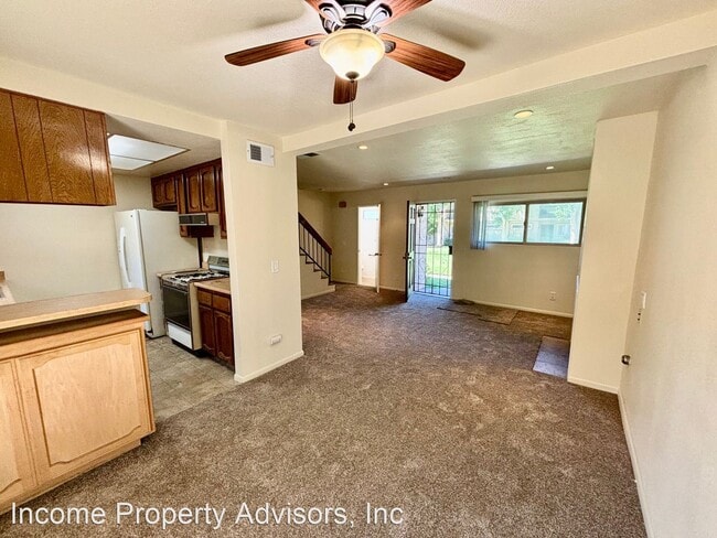 Building Photo - 2 br, 1.5 bath House - 720 N. Mollison Ave...