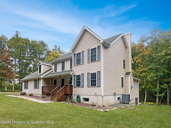 Building Photo - 135 Marquise Dr