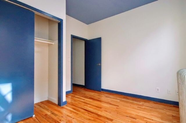 Foto del edificio - 421 E 9th St