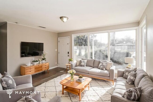 Building Photo - 9245 Danville Ave