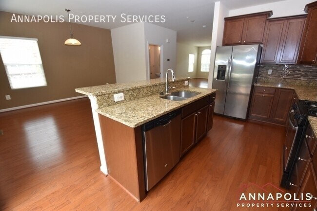 Building Photo - 1013 Red Clover Rd