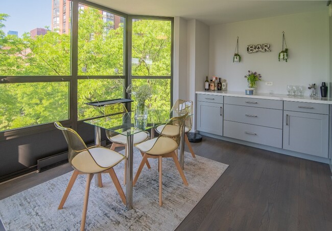 Building Photo - Rent in Dearborn Park II in the South Loop...