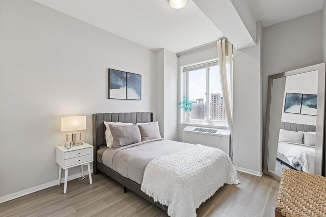 Building Photo - Crest on Peachtree