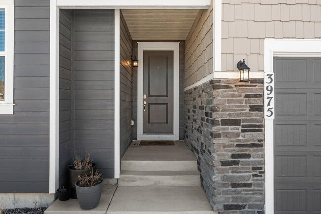 Building Photo - 3975 Ivy Hill Dr