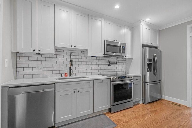 Building Photo - Lovely 2 BR/2 BA Condo in Trinidad!