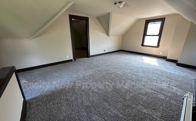 Building Photo - 3346 Desota Ave