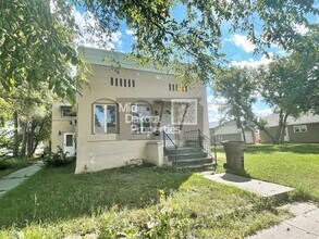 Building Photo - 421 E 9th Ave