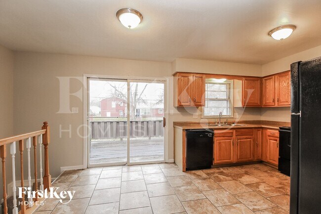 Foto del edificio - 9214 Farley Ave