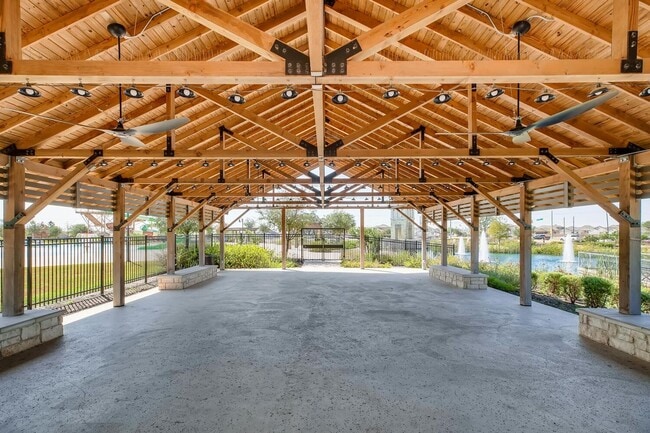 Foto del edificio - 4 bedroom home in Kallison Ranch! Move In ...