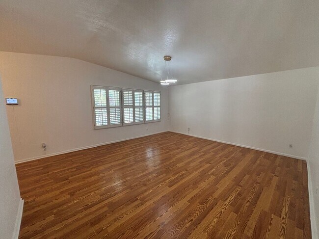 Foto del edificio - 1225 N Alessandro