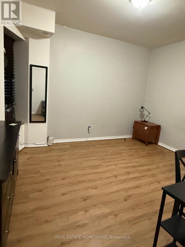 Photo du bâtiment - 223 Broadview Ave